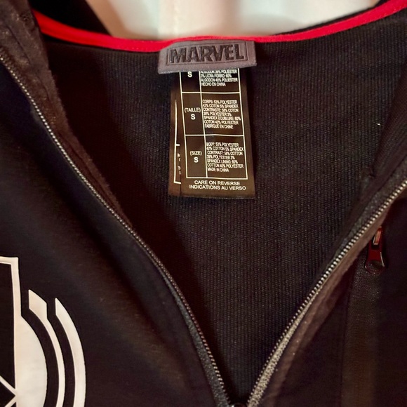 Disneyland Marvel Avengers full zip Hoodie Adult Small preowned gently worn - Picture 4 of 5